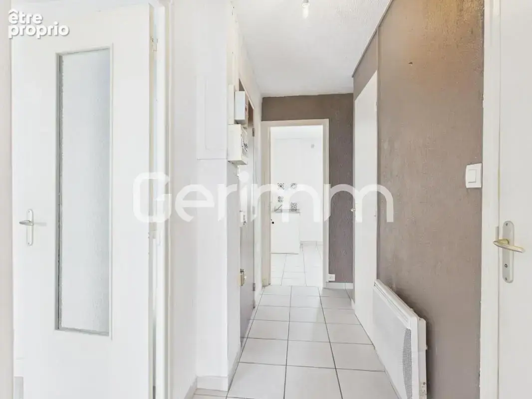 Vente - Appartement - 2 pièces + cuisine - 42 m² - 78 000 € - - photo 7