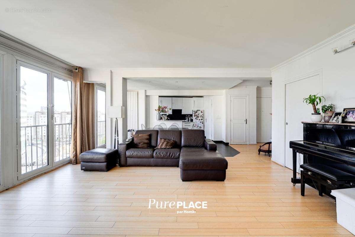Appartement à PARIS-16E