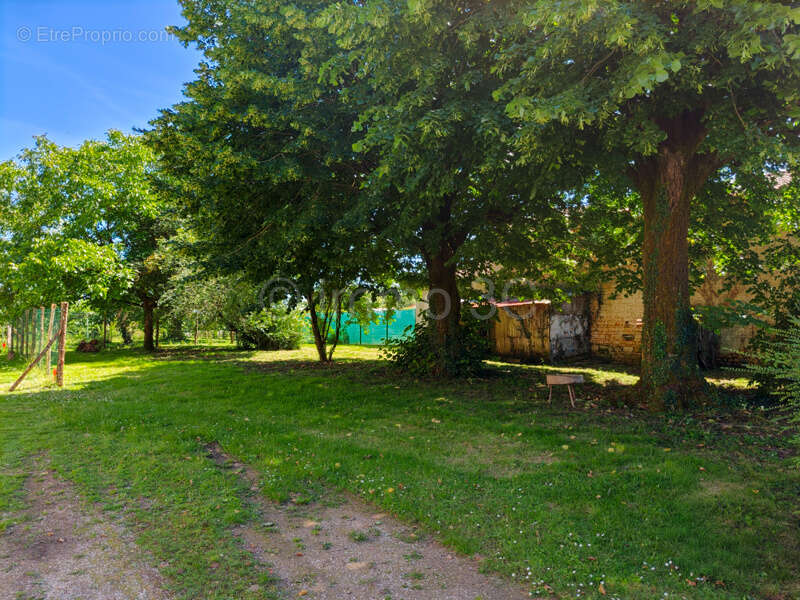 Maison à RUFFEC