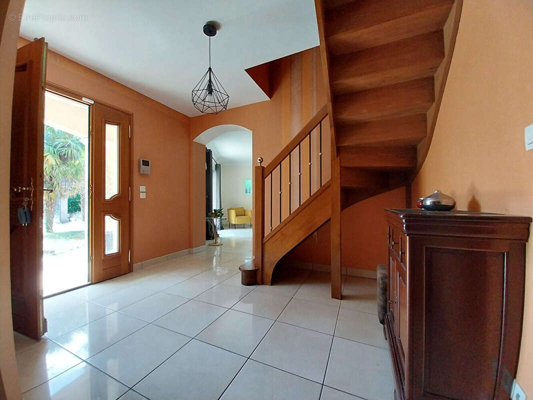 Maison 188m² à fontaine-le-comte - photo 3