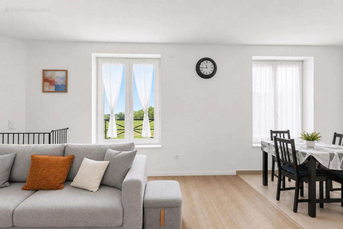 Appartement à COUPVRAY
