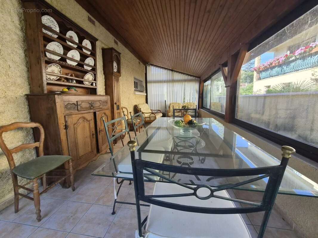 Villa familiale aux beaux volumes – Quartier résidentiel prisé - photo 13