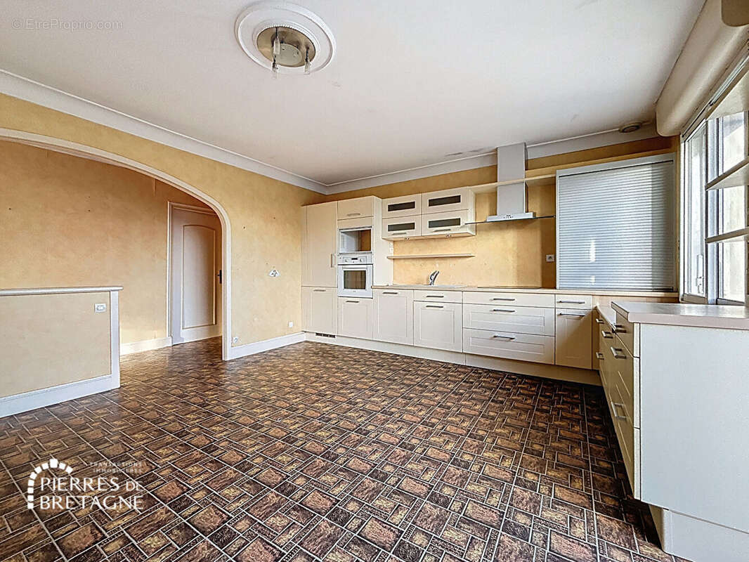 Maison à PLOUGONVELIN