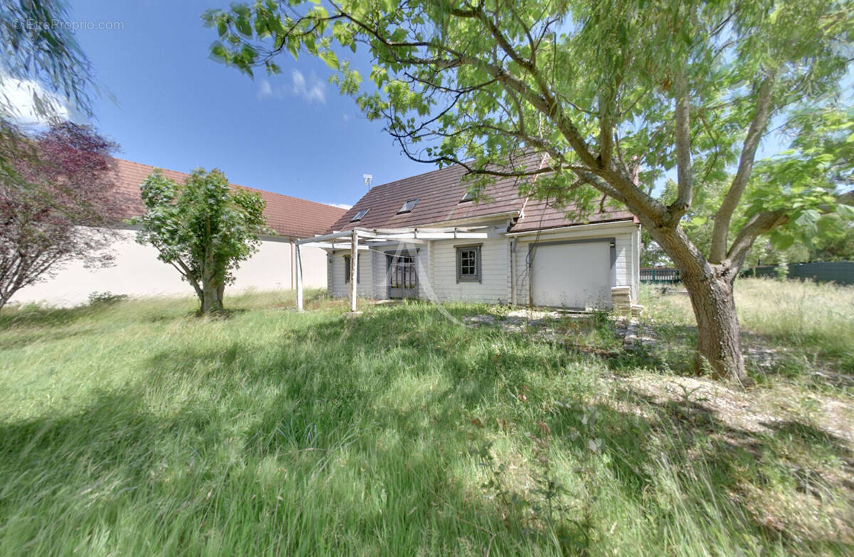 Maison à MONTIGNY-LA-RESLE