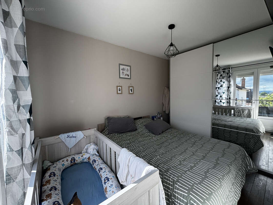 Appartement à SARTROUVILLE