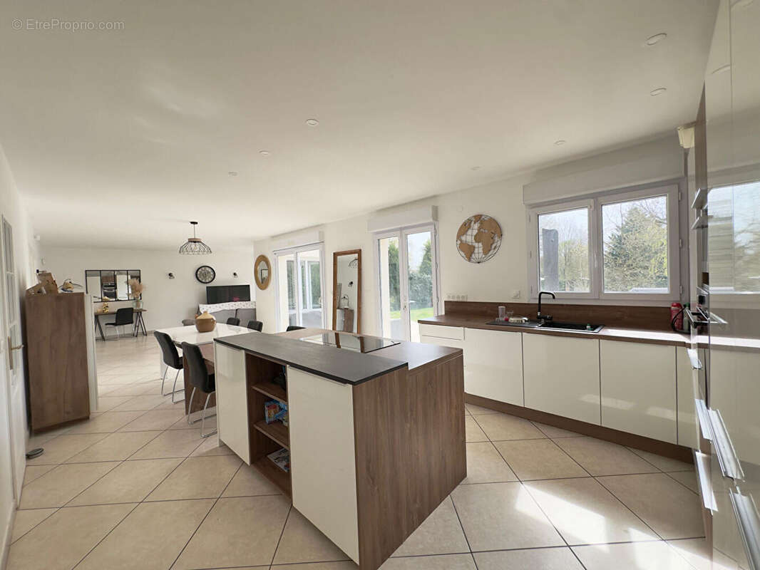 Maison à CRECY-LA-CHAPELLE