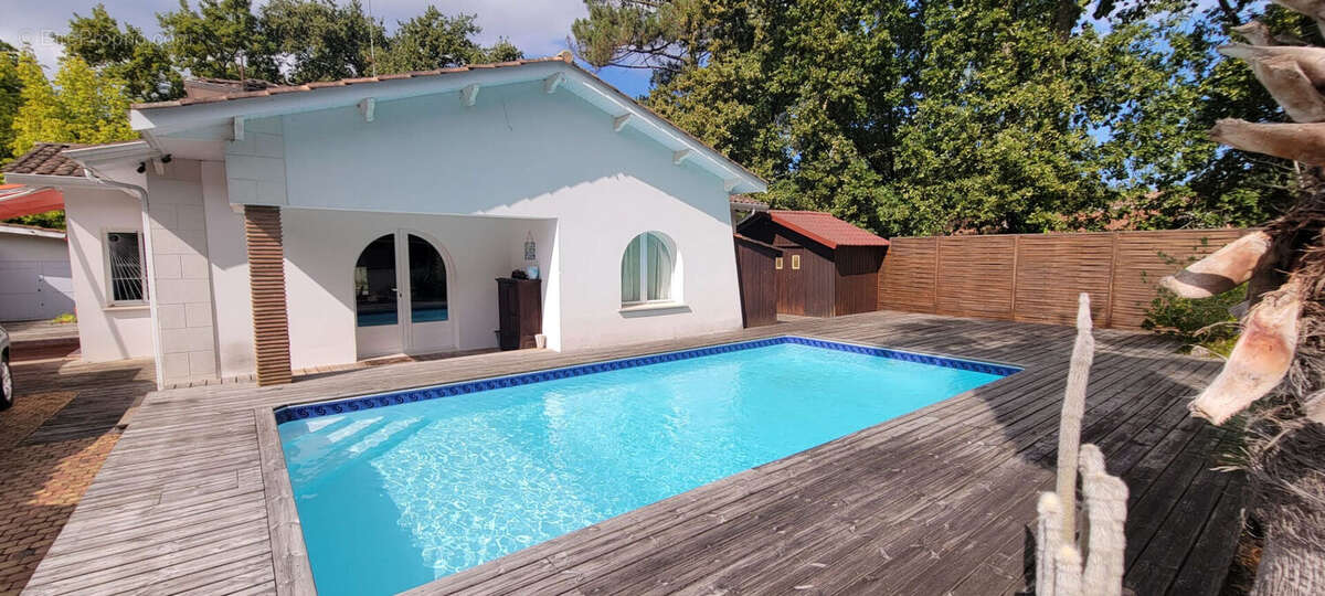 Maison à ARES