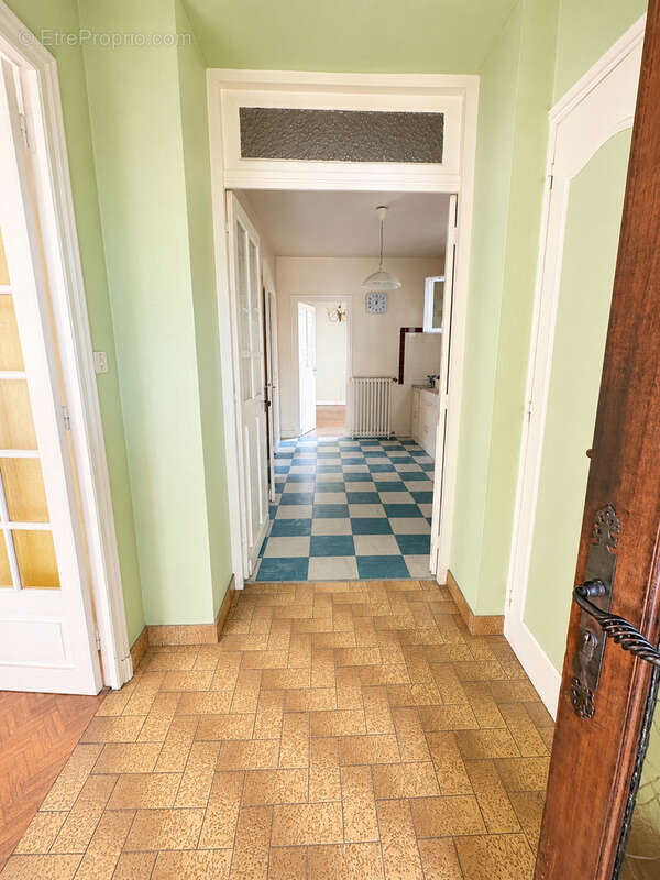 PERIGUEUX QUARTIER DU TOULON - Maison de caractère avec 4 chambres - Garage - photo 11