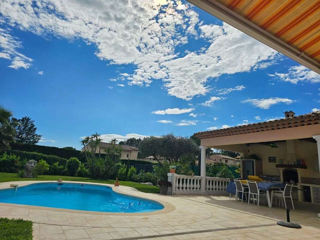 Appartement à MOUANS-SARTOUX