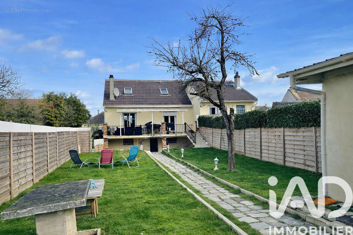 Photo 8 - Maison à MONTIGNY-LES-CORMEILLES