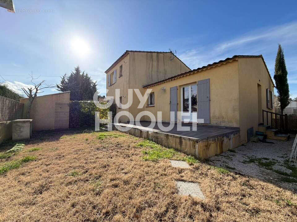 Appartement à L'ISLE-SUR-LA-SORGUE