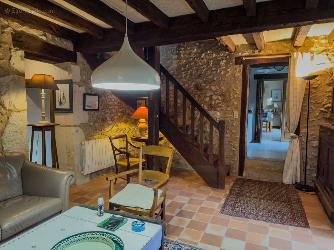 Maison à NEUVIC