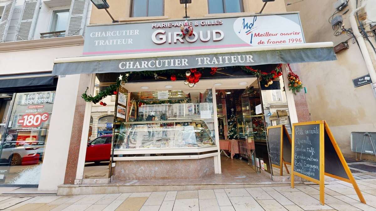 Autre à VILLEFRANCHE-SUR-SAONE