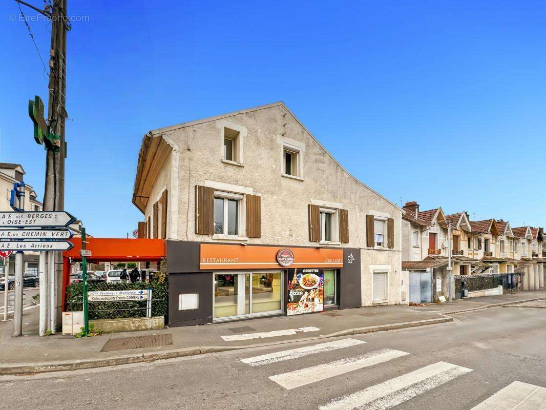 Commerce à PERSAN