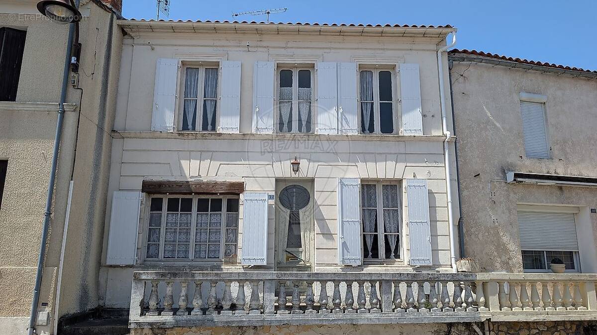 Maison à LES MATHES
