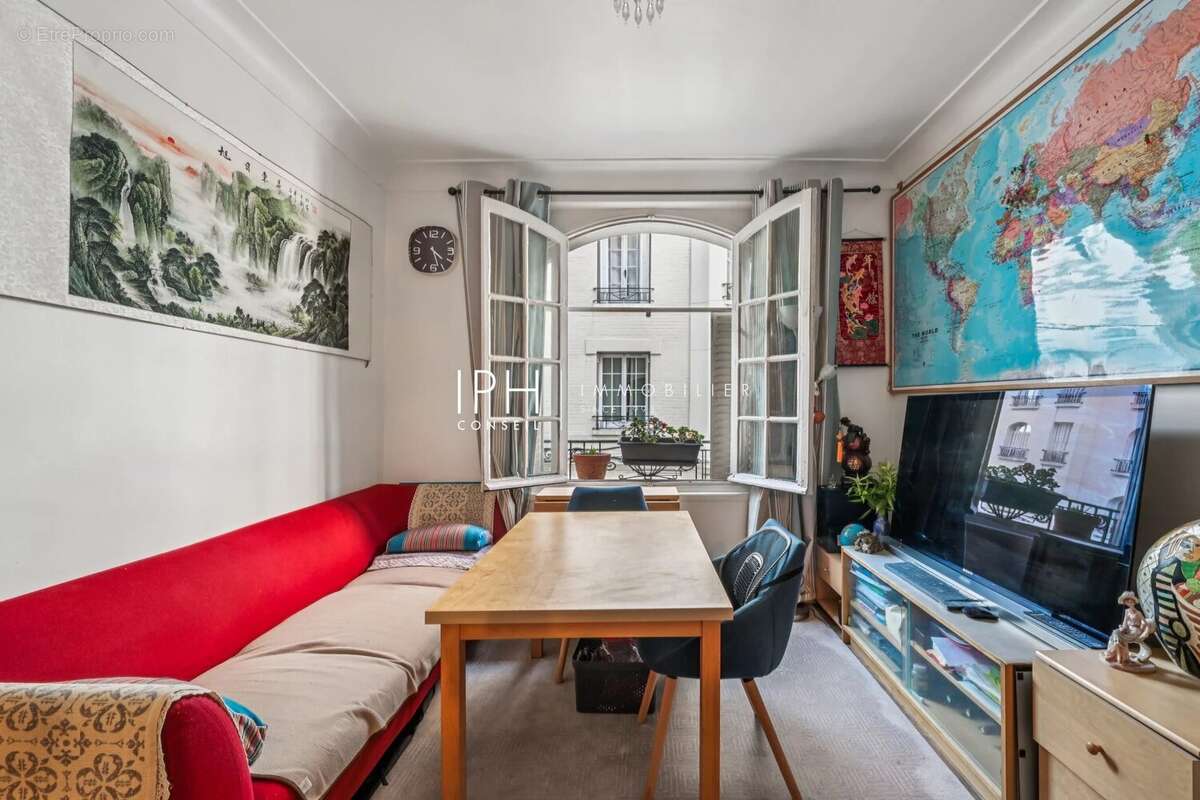 Appartement à COURBEVOIE