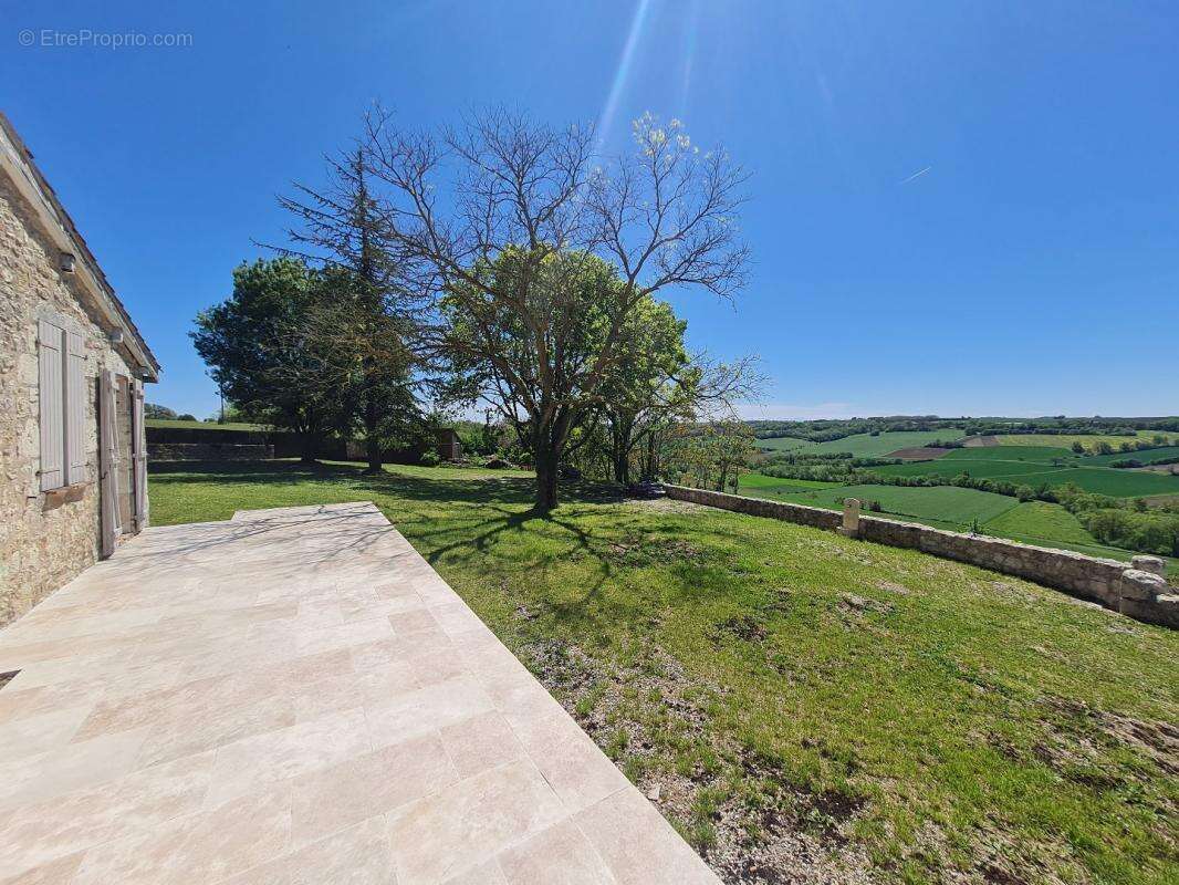 Maison à SAINT-CLAR