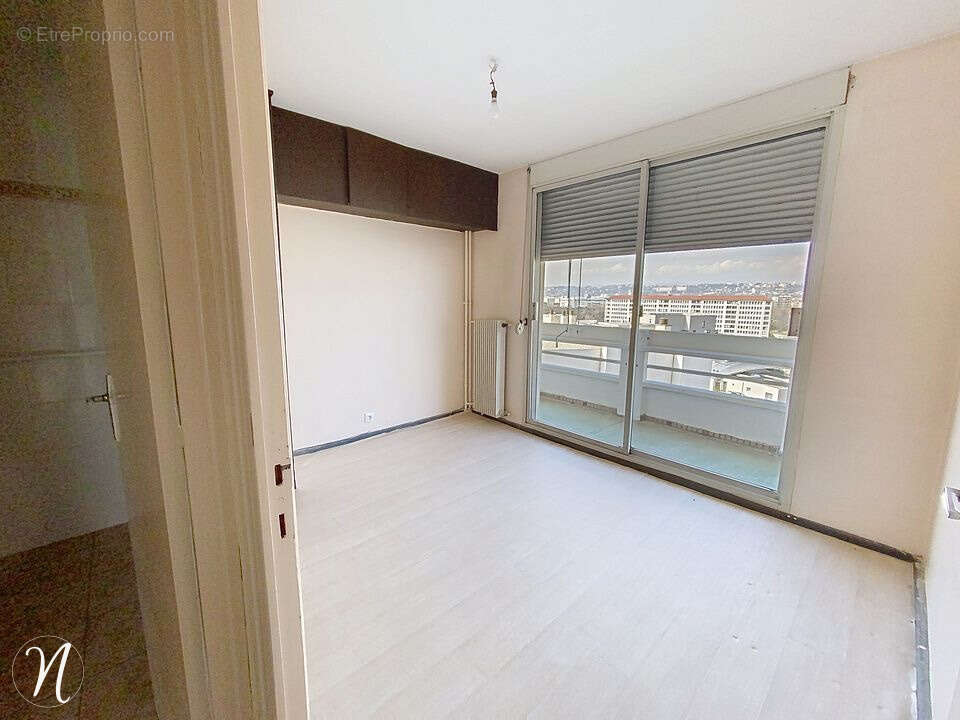 Appartement à LYON-8E