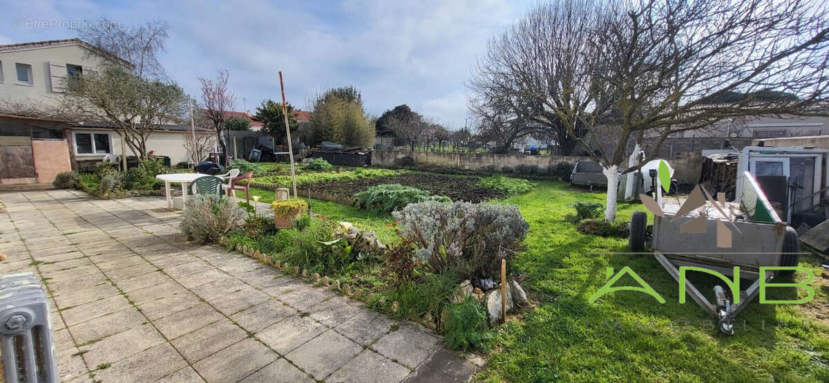 Maison à BOURCEFRANC-LE-CHAPUS