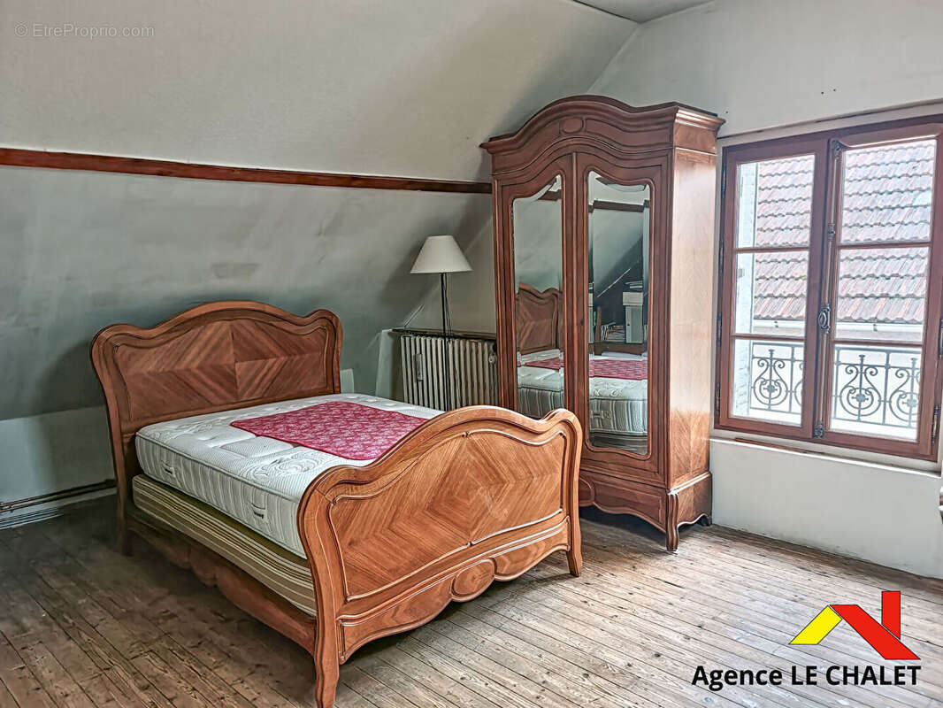 Maison à VILLENEUVE-LE-ROI