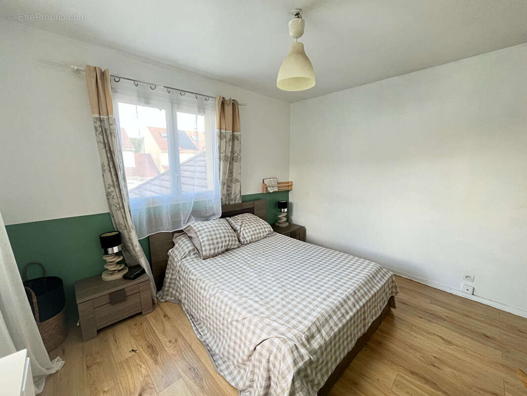 Maison à SAVIGNY-LE-TEMPLE