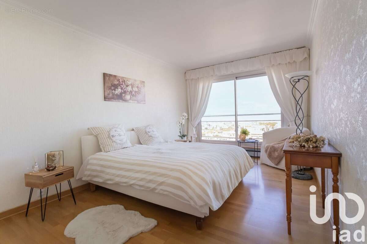 Photo 7 - Appartement à COURBEVOIE