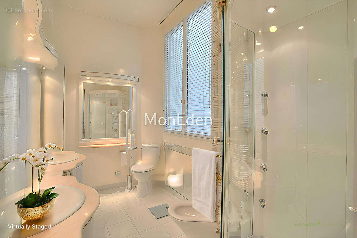 Appartement à PARIS-16E