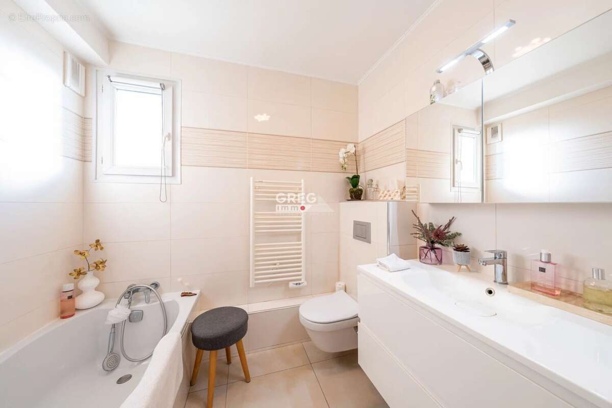 Appartement à VILLENEUVE-LOUBET