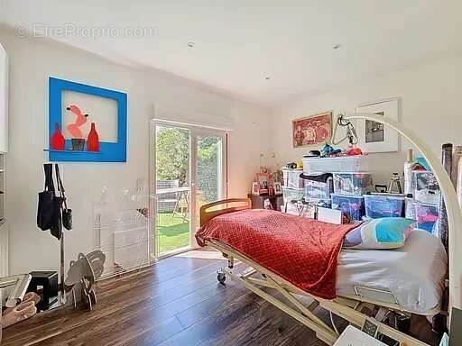 Maison à SAINT-LAURENT-DU-VAR