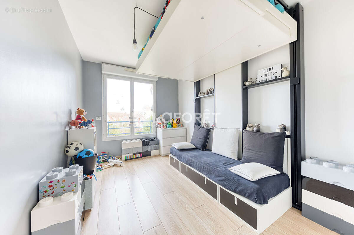 Appartement à PONTAULT-COMBAULT