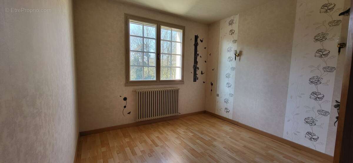 Maison 133 m² à Saint-Hilaire-Des-Loges  - photo 3