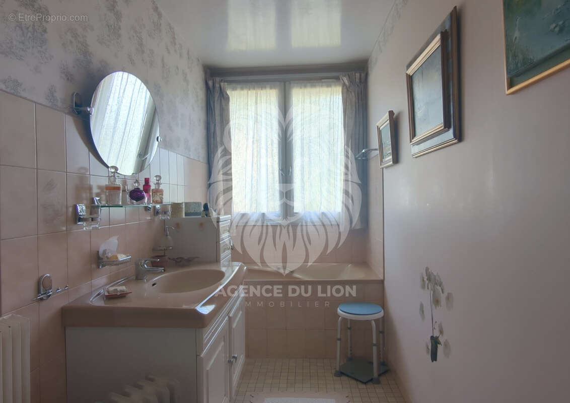 Appartement à BEAUCHAMP