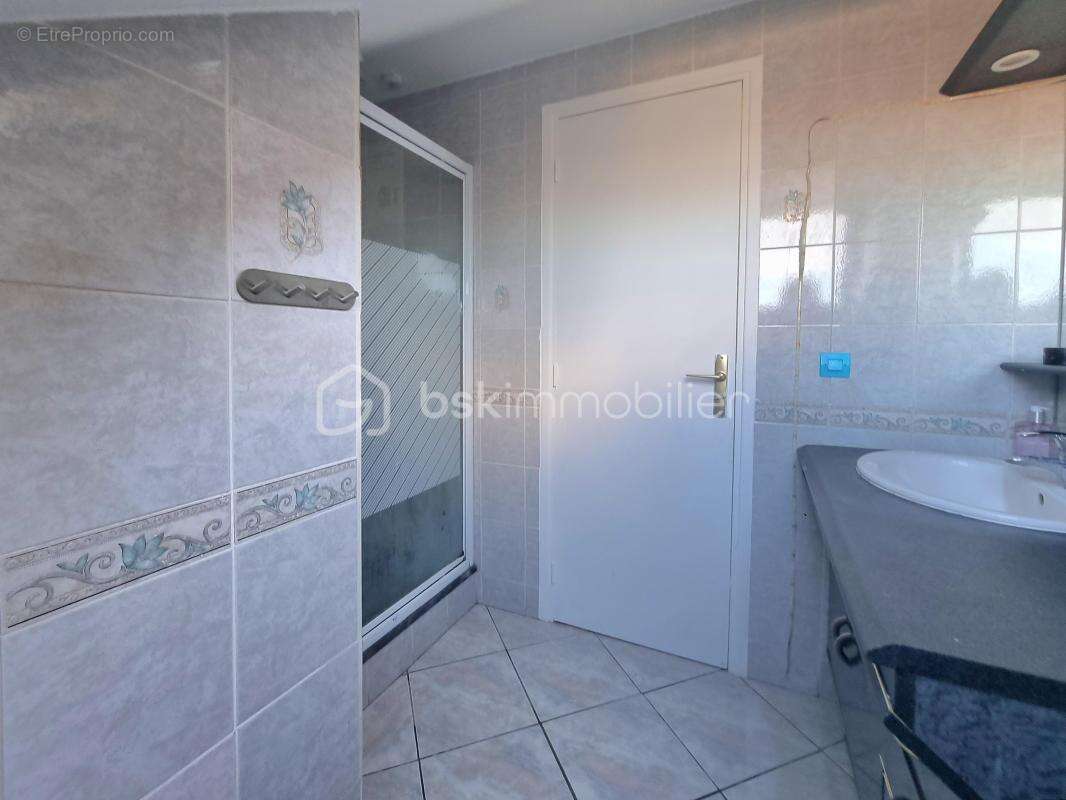 Maison à JOUY-LE-CHATEL