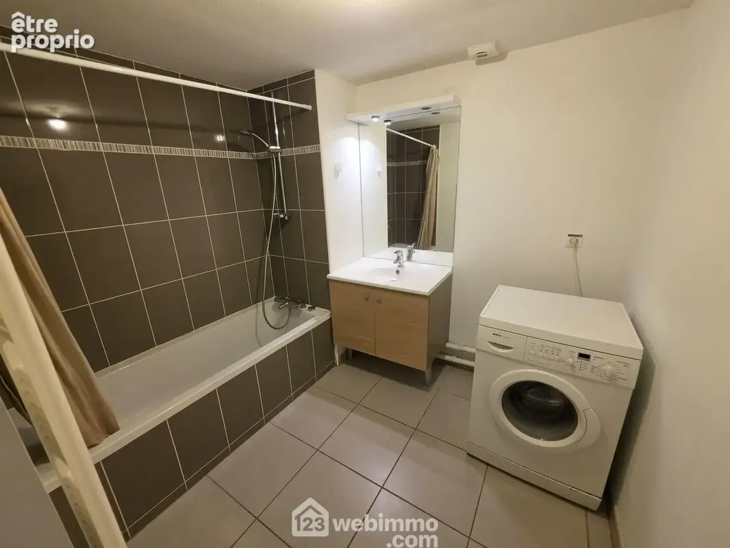 Et d'une salle de bain