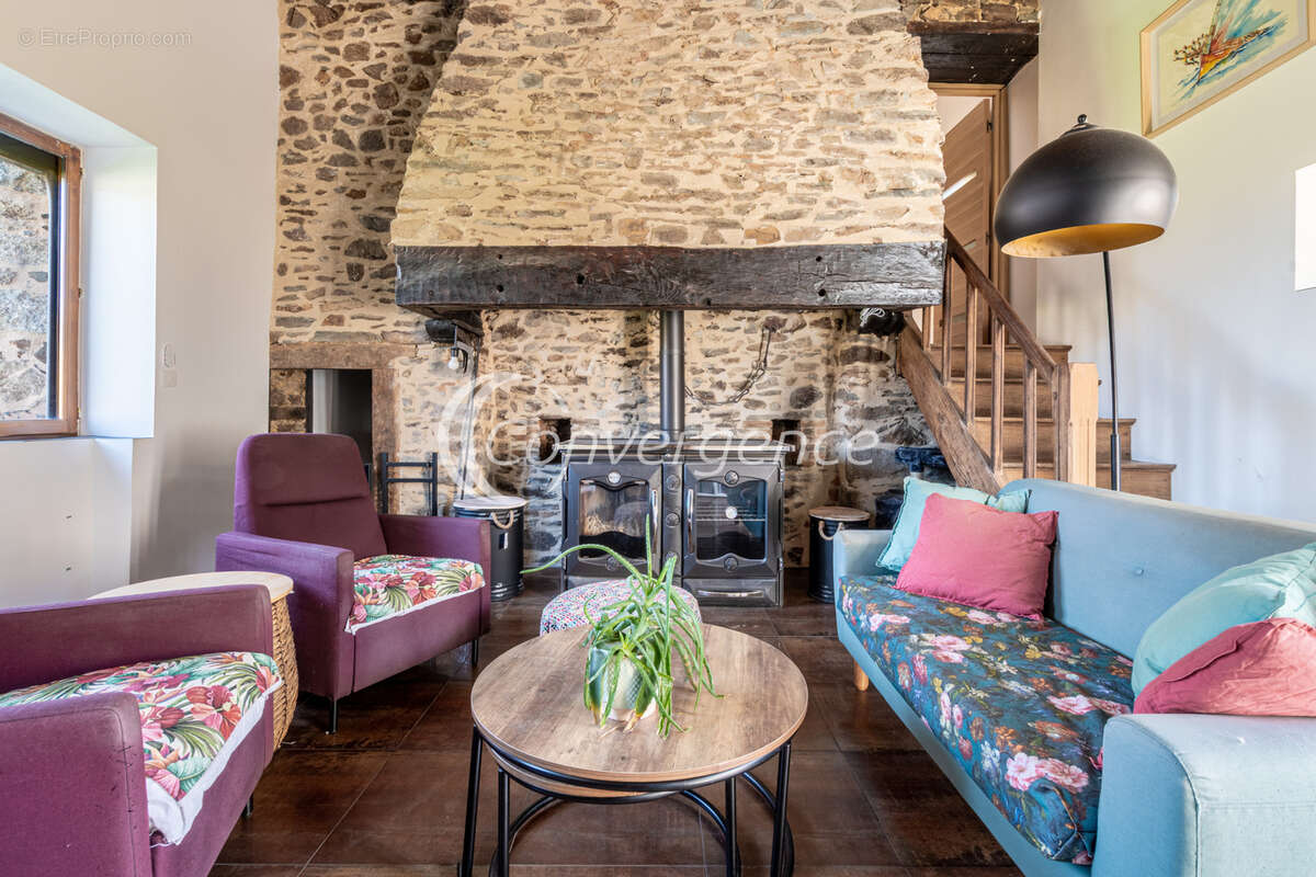 Maison à SAINT-VITTE-SUR-BRIANCE