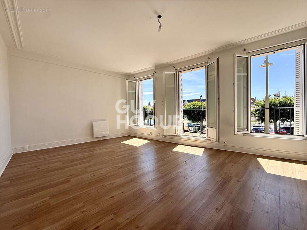 Appartement renove trouville sur mer - vue port - photo 3