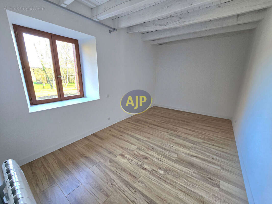 Maison à CONQUEREUIL