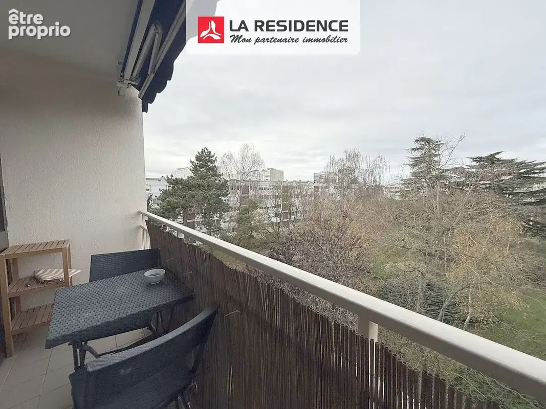 Appartement 1 pièce 35 m² à vendre à Velizy-Villacoublay (78140) - photo 2