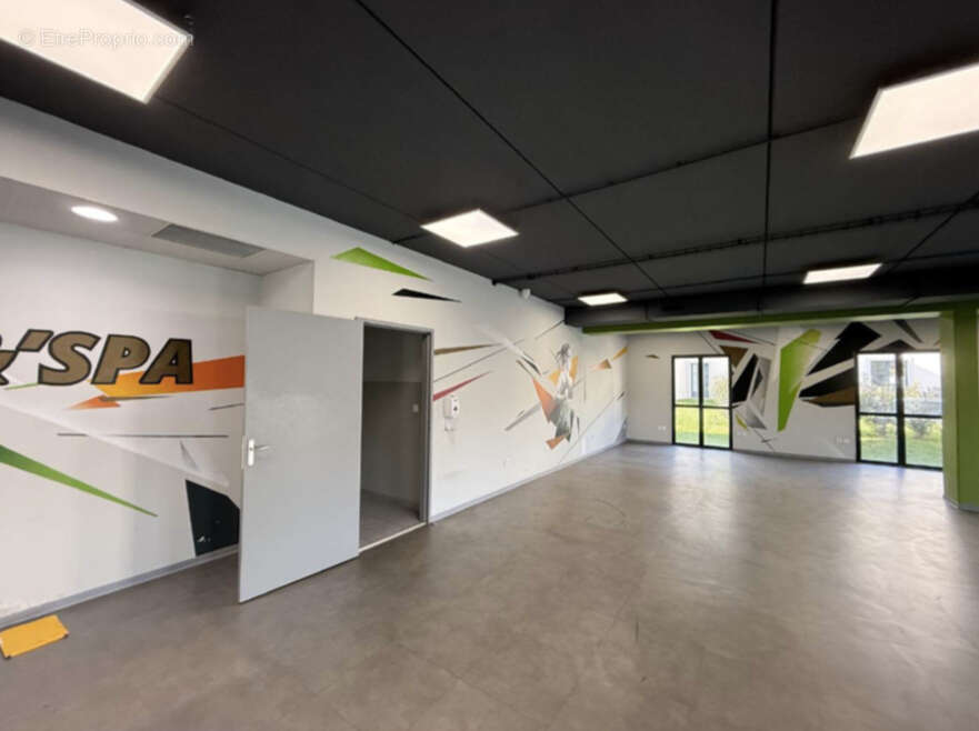 Commerce à LA CHAPELLE-EN-SERVAL