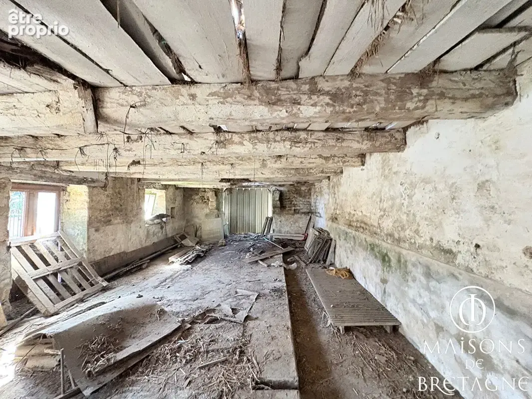 Guiscriff ? Corps de ferme à rénover avec 1,16 ha de terres agricoles et dépendances - photo 9