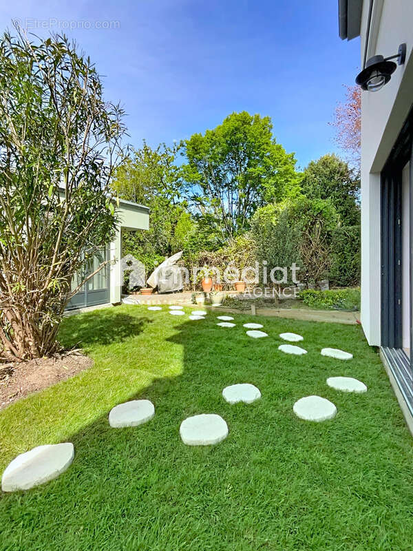 Limitrophe Centre-Villle  Quartier des Coteaux - RUEIL-MALMAISON - photo 26