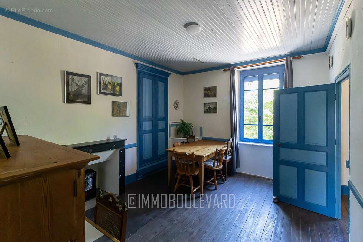 Maison avec jardin et garage à St. Maurice près Pionsat - photo 21