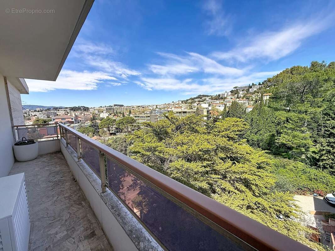 Appartement à LE CANNET