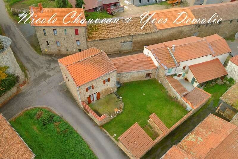 Maison à VERNET-LA-VARENNE