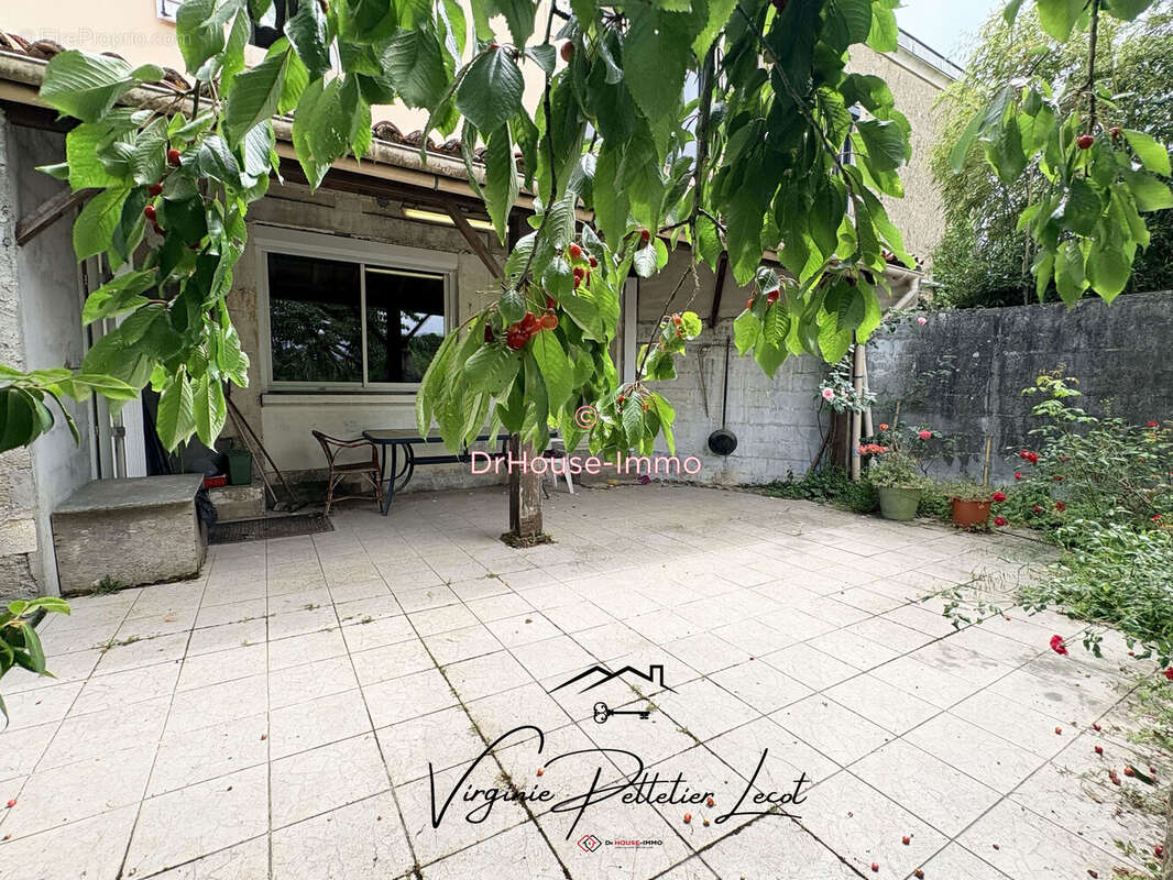 Maison 152 m² à Fontenay-Le-Comte  - photo 3