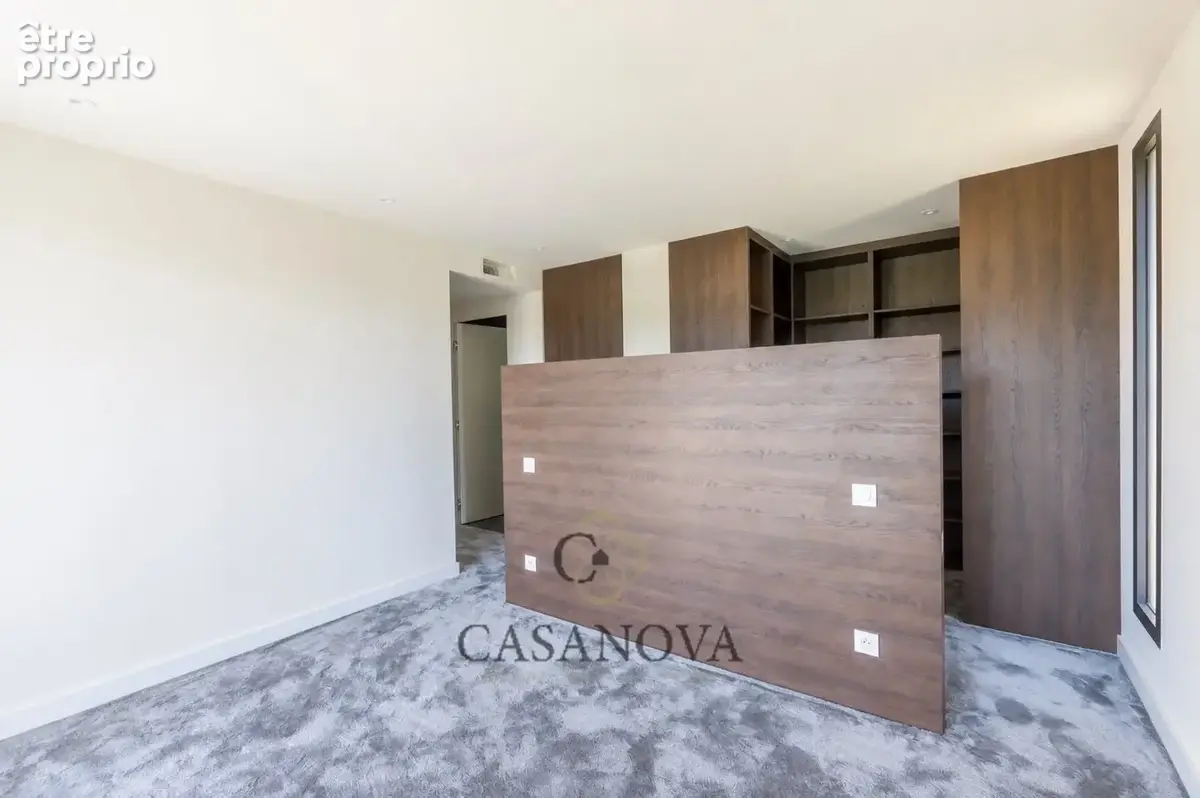 Maison castelanu - piscine - grand terrain - garage. - photo 8