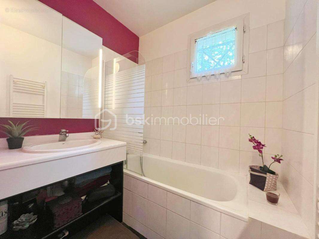 Rare ! 2 pieces avec double terrasse et jardin - photo 10