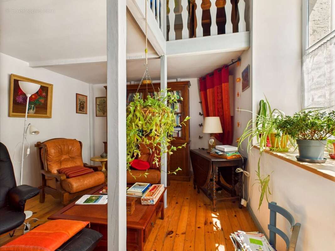 Maison de charme avec beaux volumes - photo 13