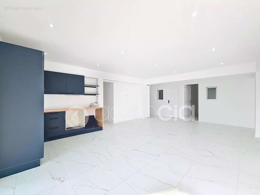 Appartement à VALBONNE