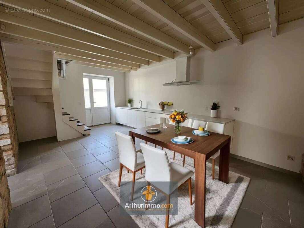 Maison à SAINT-HILAIRE-LA-PALUD